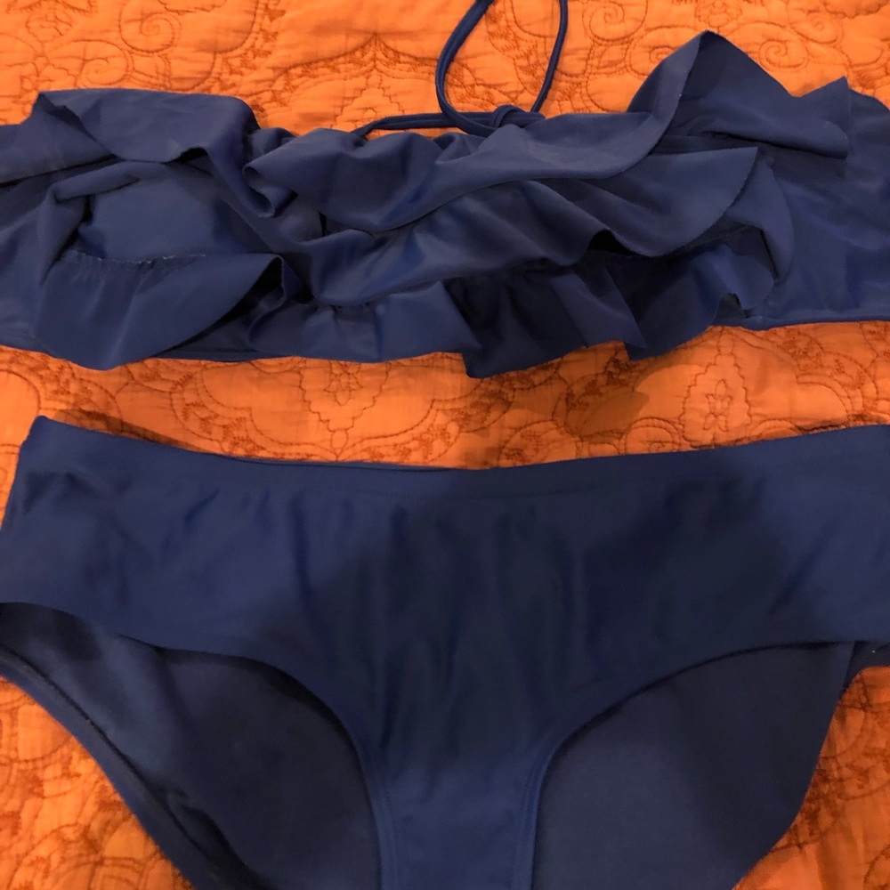 Ruffle bandeau bikini